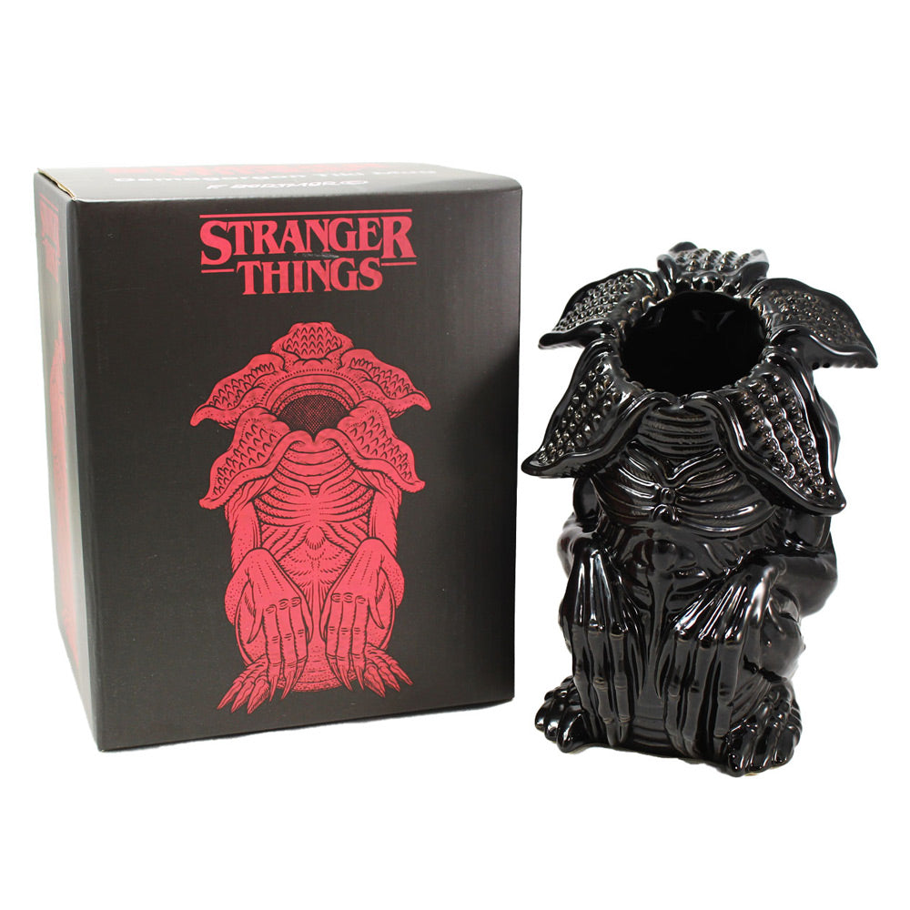 Stranger things Mug & Gift Set Key Ring Black